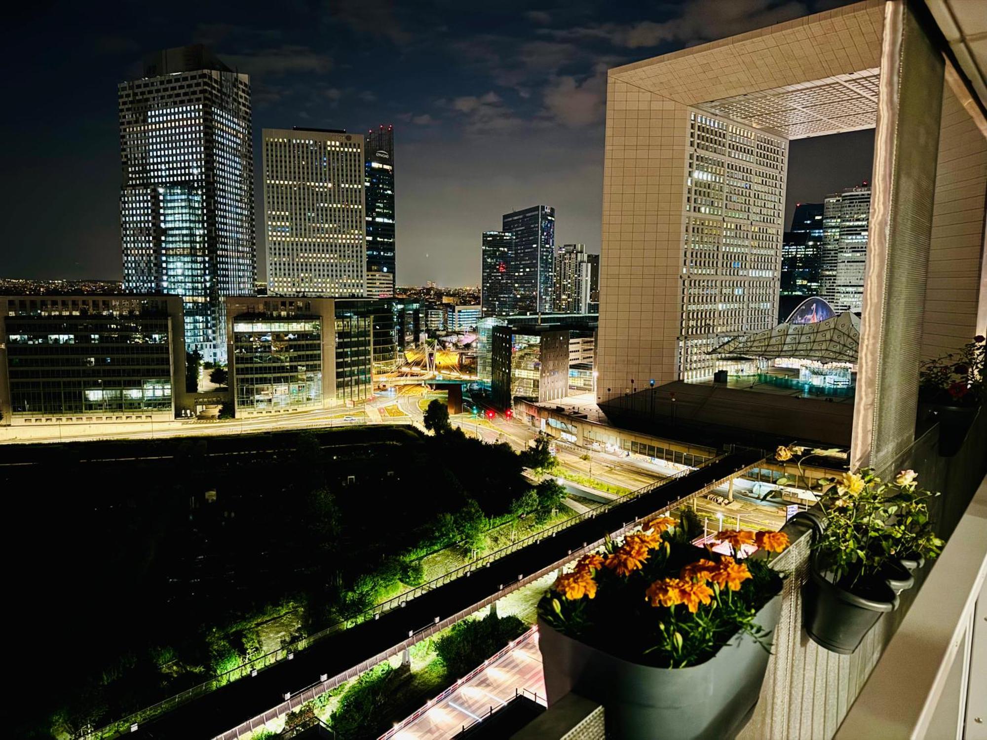 Luxury 2 Rooms Apartment With Balcony Puteaux Exterior photo